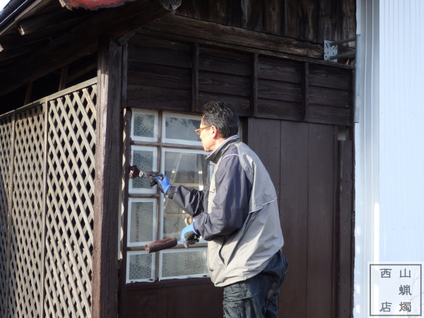 西山蝋燭店のガーデンシェッド作り